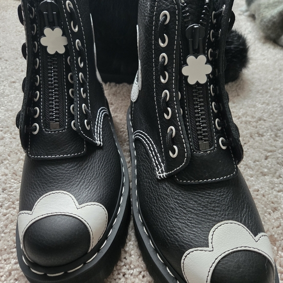 Dr Marten Sinclair Pisa Flower Boots. Never Worn. Womens Size 8 - Picture 5 of 5